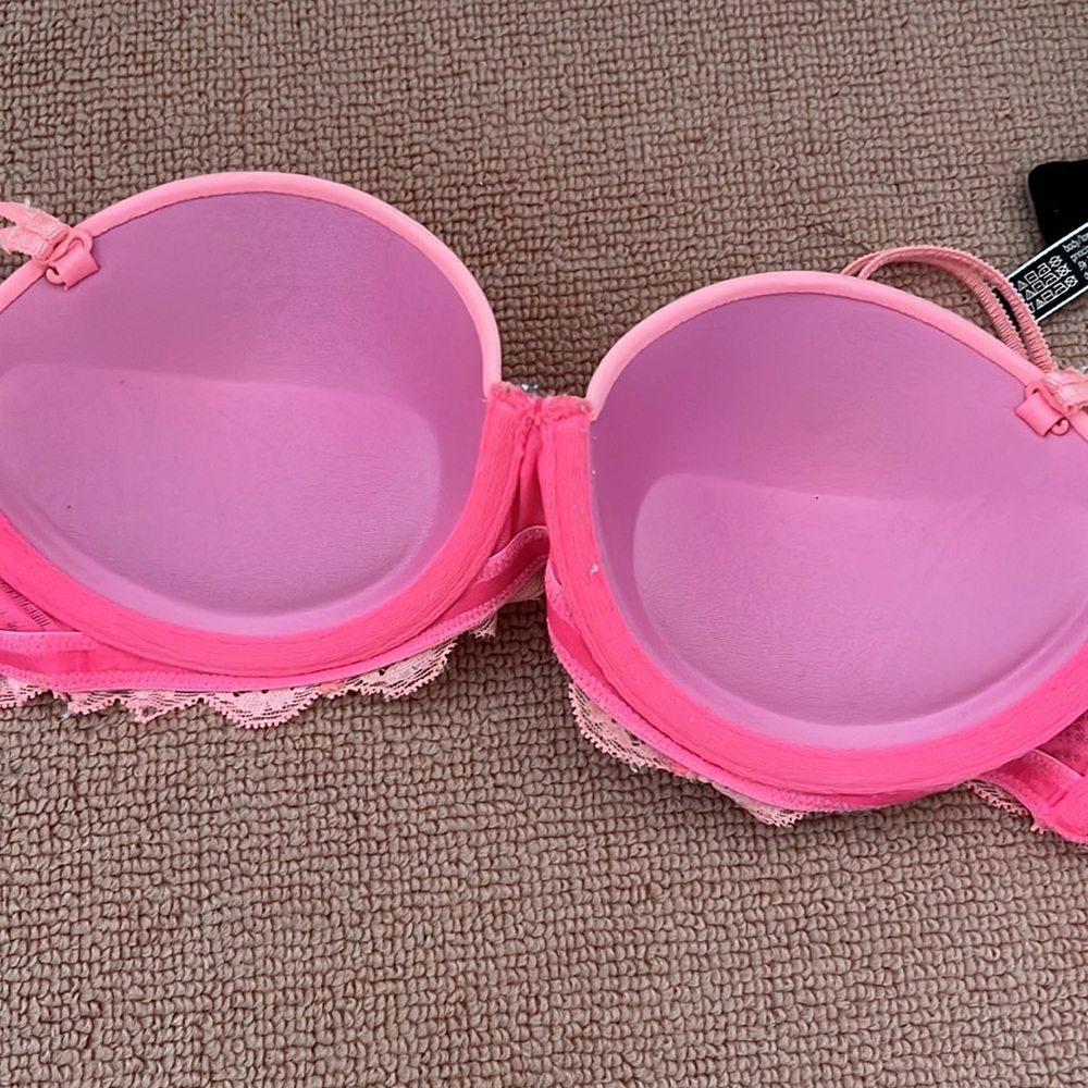 All FOUR bras as a bundle for sell. - Picture 6 of 10